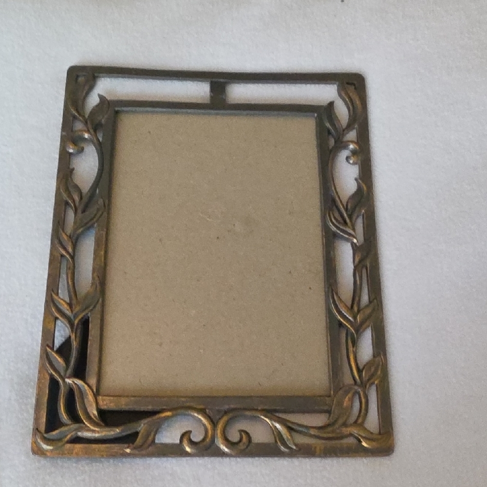 Vintage Silver-Tone Decorative Picture Frame Set - Silver - Picture 7 of 8